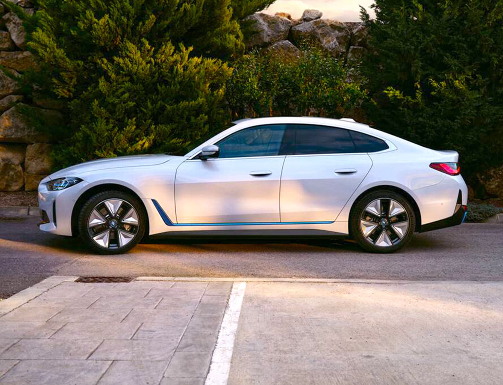 BMW i4